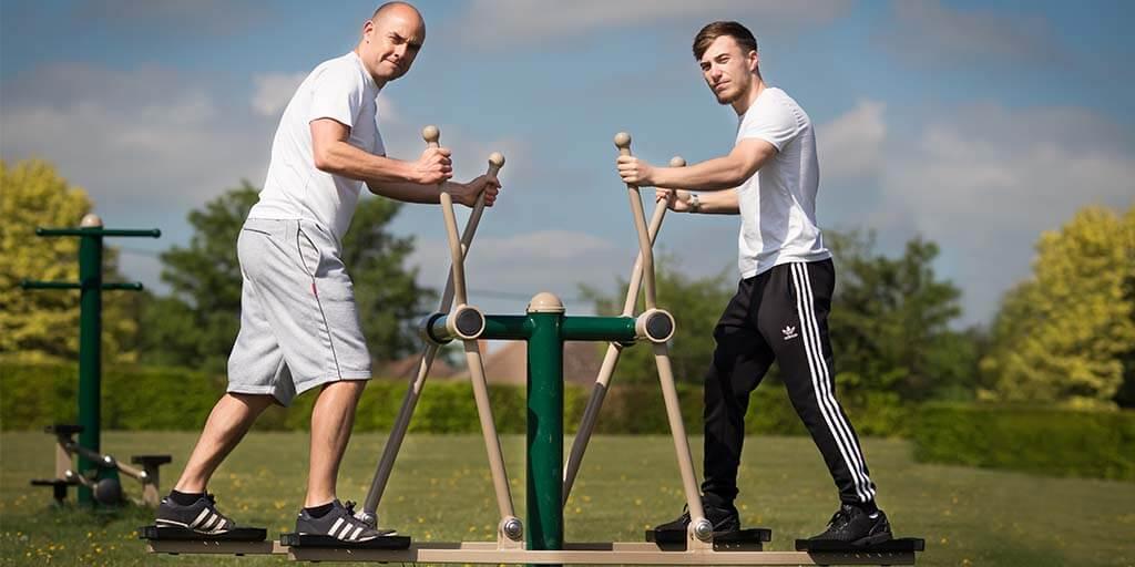 couple using double cross country skier